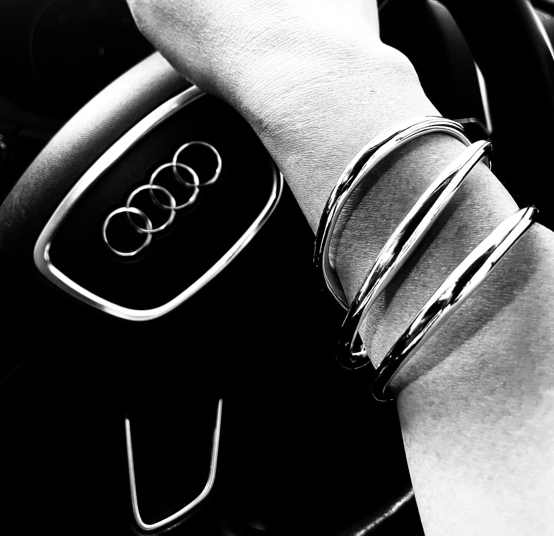 Deanna Geometric sterling silver bangle - G x G Collective